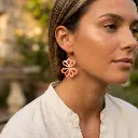 AI Generated Boucles d'oreilles Aurore portées par un mannequin