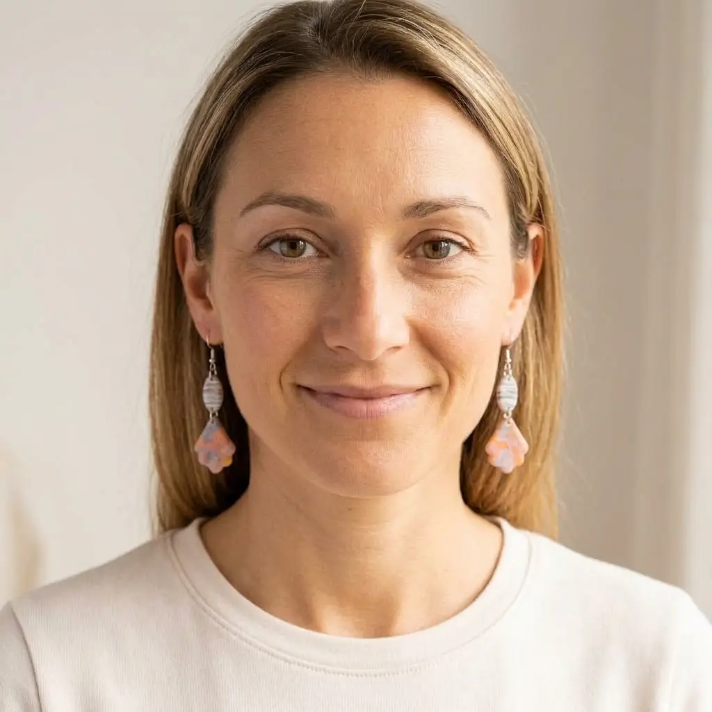 AI Generated Boucles d'oreilles Nébuleuse portées - Vue de face