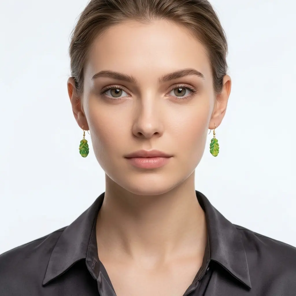 AI Generated Boucles d'oreilles Verdoyantes de petite taille portées de face