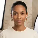 AI Generated Portrait de face avec boucles d'oreilles Papillon d'Ambre (taille réduite)