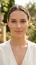 AI Generated Boucles d'oreilles Lotus Sépia - Vue de face sur mannequin
