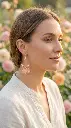 AI Generated Lotus d'Aurore sur mannequin