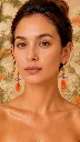 AI Generated Éventail Solaire – mannequin net, vue de face, fond floral