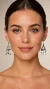 AI Generated Lotus d’Argent – porté sur mannequin humain (vue de face)