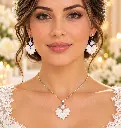 Portrait de mariée et bijoux opalescents.webp